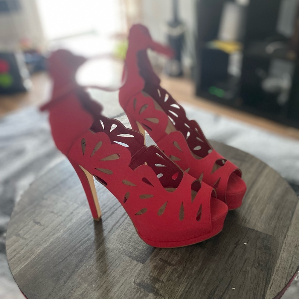 Regina Red